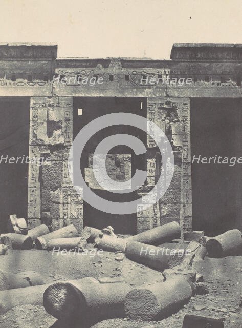 Thebes. Médinet-Habou. Partie orientale du Péristyle du Palais de Ramsès-Méiamoun, 1850. Creator: Maxime du Camp.