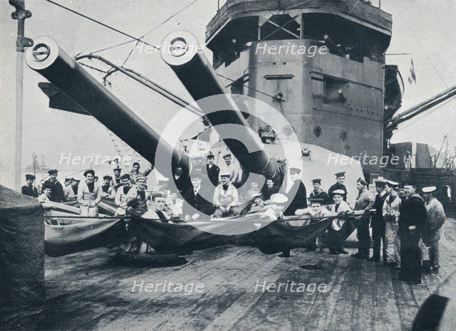 The big guns of HMS New Zealand, c1914. Artist: Unknown