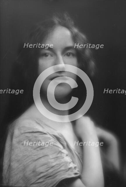 Tarvan, Miss, portrait photograph, 1912 Nov. 22. Creator: Arnold Genthe.