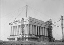 Lincoln Memorial - Under Construction, 1915. Creator: Harris & Ewing.