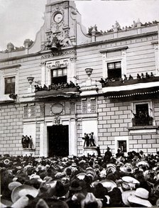 Venustiano Carranza (1859-1920), Mexican politician talking to the people from the National Palac…