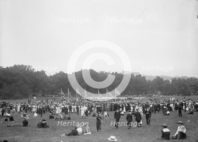 Confederate Reunion - Registration Day. Crowds At Monument Grounds, 1917. Creator: Harris & Ewing.