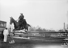 Potts, Mrs. Alan - Horse Show, 1914. Creator: Harris & Ewing.