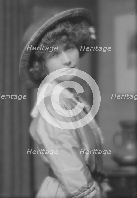 Bruguie`re, Peder, 2nd, Mrs., portrait photograph, 1912 Apr. 11. Creator: Arnold Genthe.