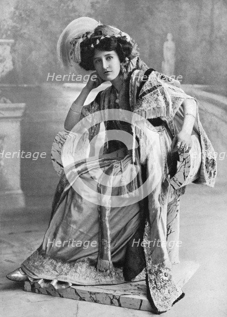 Elizabeth Firth, 1908-1909.Artist: Foulsham and Banfield