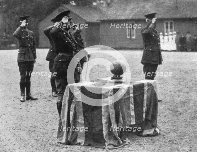 'Le glorieux ballon; Le ballon, qui sera legendaire, du 8e East Surrey', 1916. Creator: Unknown.