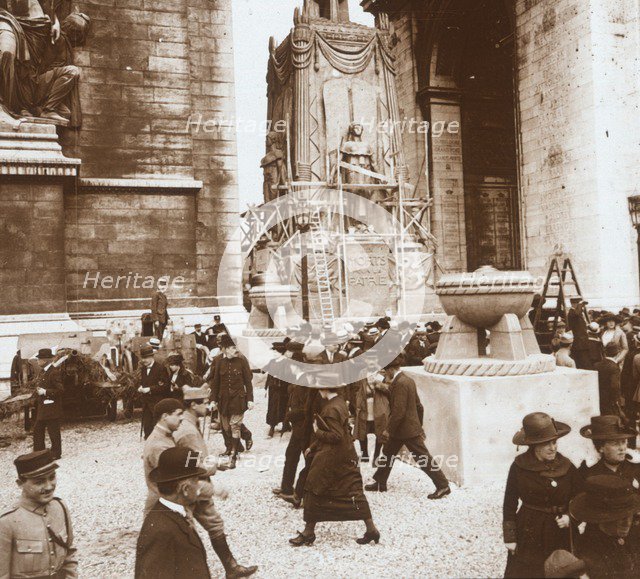 Victory celebration, civilians at the Arc de Triomphe, Paris, France, July 1919. Artist: Unknown.