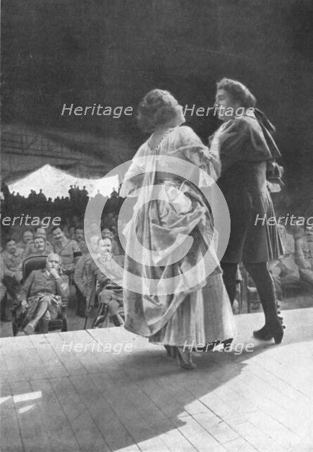 'Les entr'actes de la bataille.-- "Manon" au Theatre du Front', 1916. Creator: Unknown.