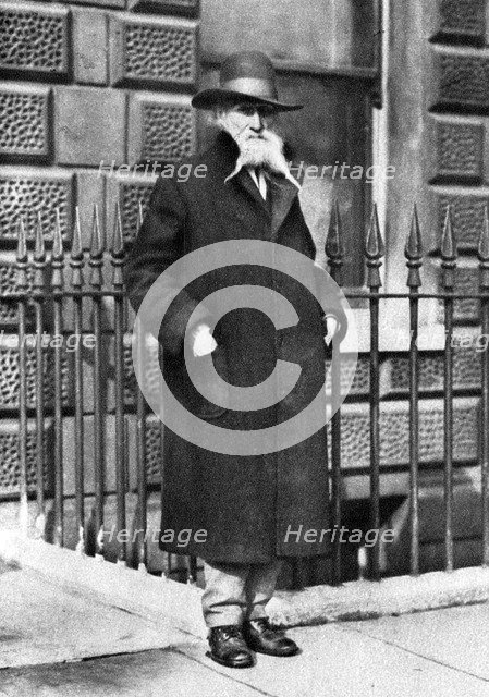 'Old Odell', of the famous Savage Club, Adelphi Terrace, London, 1926-1927.Artist: Joel