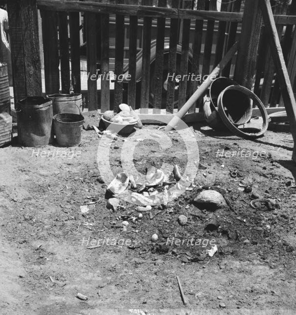 No garbage disposal, Brawley, Imperial Valley, California, 1935. Creator: Dorothea Lange.