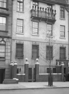 Lewisohn house and garden, ca. 1920. Creator: Arnold Genthe.