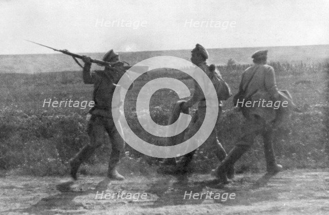 Russian soldier assaulting his retreating comrade, Ternopil, Ukraine, First World War, 1 July 1917. Artist: Unknown