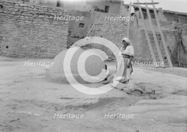 Acoma, New Mexico area views, between 1899 and 1928. Creator: Arnold Genthe.
