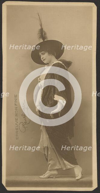 Portrait of a woman, about 1900. Creator: Charles Reutlinger.