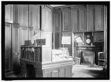 Unidentified office, between 1911 and 1920. Creator: Harris & Ewing.