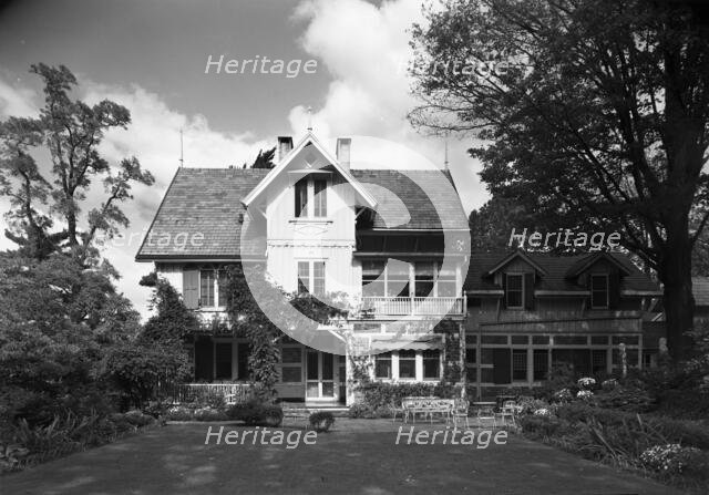 Childs Frick, residence in Roslyn, Long Island, New York, 1945. Creator: Gottscho-Schleisner, Inc.