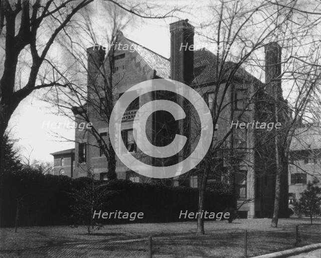 Washington, D.C., building exterior - Tuckerman House, 1600 I St., N.W., (1900?). Creator: Frances Benjamin Johnston.