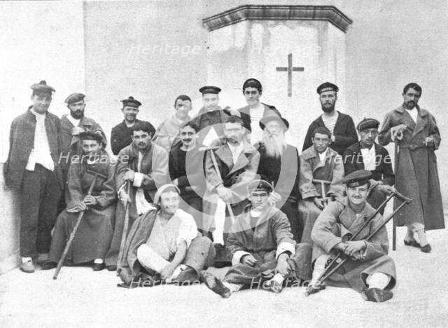 'Nos marins blesses pendant les journees des 1er et 2 decembre, en traitement a..., 1916. Creator: Unknown.