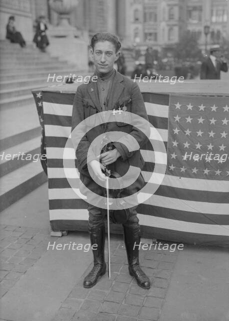 Paul Ingolevitch [i.e. Iogolevitch] with violin, between c1915 and c1920. Creator: Bain News Service.
