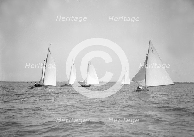 The 6 Metre class 'Cremona', 'Vanda' and 'Chrysanthe' racing downwind, 1913. Creator: Kirk & Sons of Cowes.
