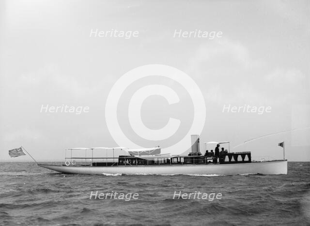 Soub [sic], Oyster Bay June races, 1898 July 12. Creator: John S Johnston.
