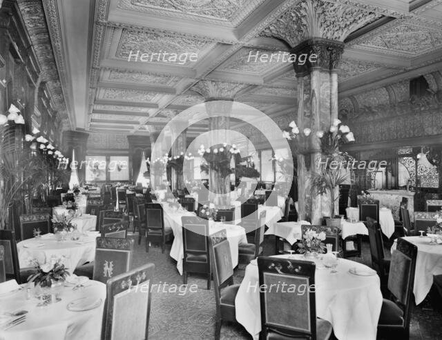 Hotel Netherland, main dining room, New York, N.Y., between 1905 and 1915. Creator: Unknown.