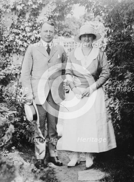 J.M. Cox & wife, between c1915 and c1920. Creator: Bain News Service.