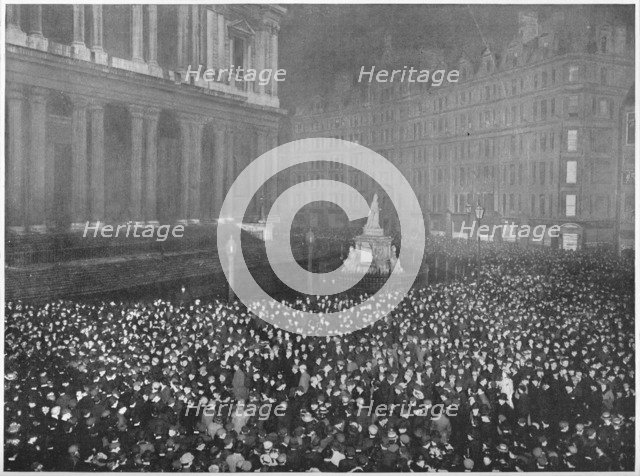 Twelve o'clock on New Year's Eve outside St Paul's Cathedral, London, c1902 (1903). Artist: Unknown.