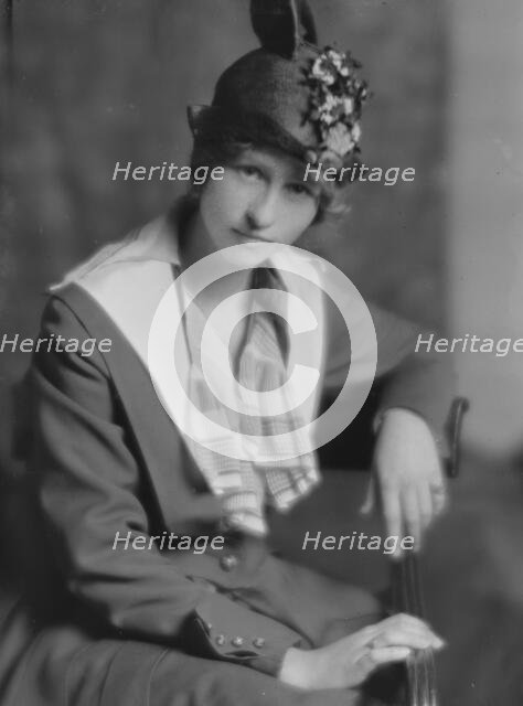 Millay, Edna St. Vincent, Miss, portrait photograph, not before 1914. Creator: Arnold Genthe.