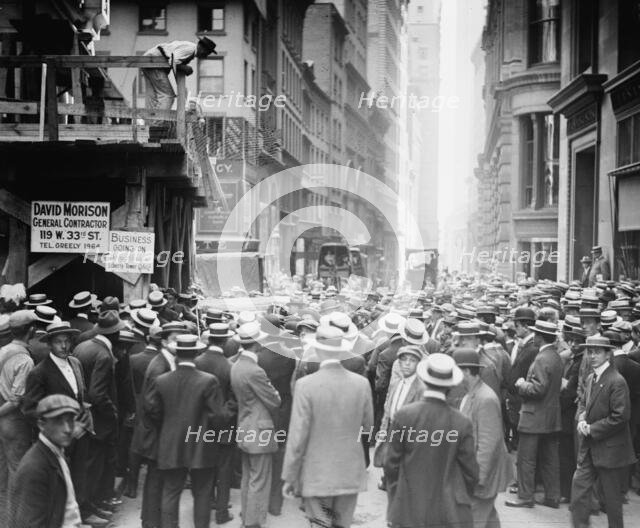 Crowd waiting for Gibson, 1912. Creator: Bain News Service.