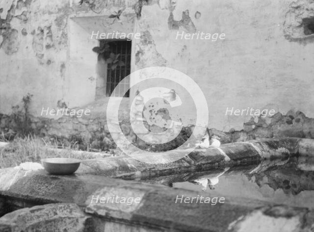 Travel views of Cuba and Guatemala, between 1899 and 1926. Creator: Arnold Genthe.