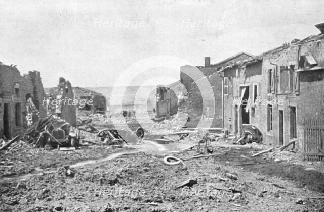 'Echec a l'ennemi; La rue principale de Fleury-devant-Douaumont, ou nous..., 1916 (1924) Creator: Unknown.