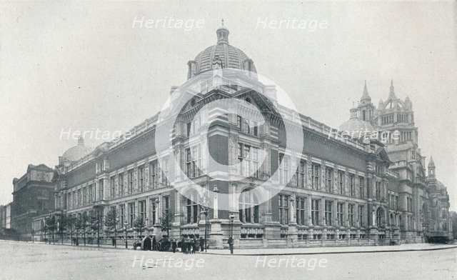 'The new Victoria and Albert Museum opened on June 26th, 1909', c1909. Artist: Unknown.