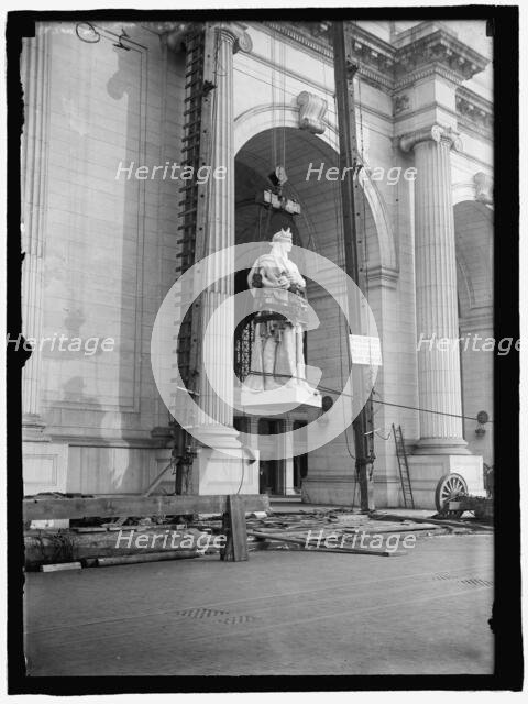 Union Station under construction, between 1910 and 1917. Creator: Harris & Ewing.