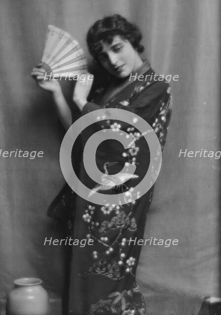 Namara-Toye, Mme., portrait photograph, 1912. Creator: Arnold Genthe.