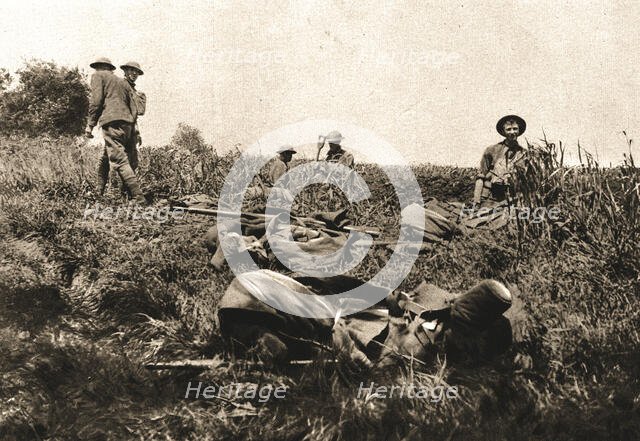 'Dans le bataille; en avant de Lucy-le-Bocage: arrives, le 1er juin, sur le Marne, dans le..., 1918. Creator: Unknown.