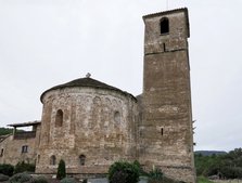 Church of Sant Esteve of Olius, 12th century, the bell tower was built in the 16th century.