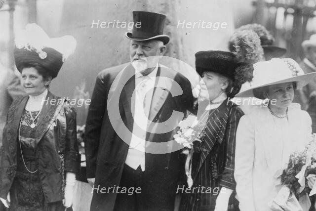 Susan Carey, Gov. J.M. Carey & wife, Dorothy Knight, 1911. Creator: Bain News Service.