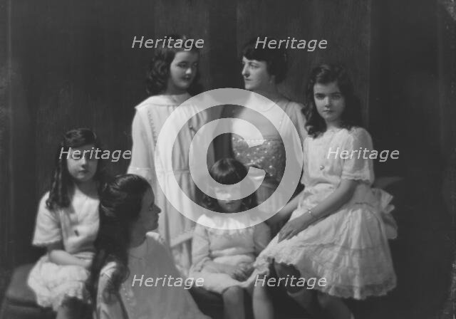 Kelly, C.F., Mrs., and daughters, portrait photograph, 1917 June 14. Creator: Arnold Genthe.