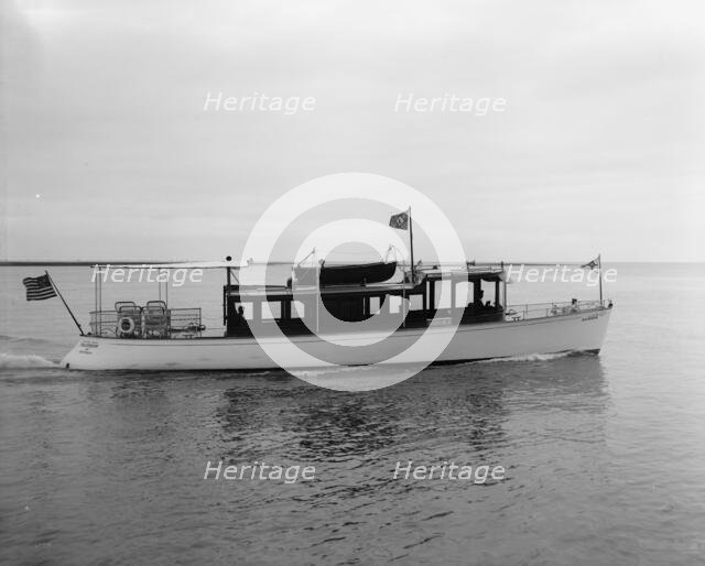 Yacht Rainbow, St. Clair Flats, Mich., between 1907 and 1915. Creator: Unknown.