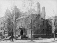 Unidentified Washington, D.C., building exterior, (1900?). Creator: Frances Benjamin Johnston.