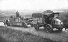 'Au Volant; Tracteurs d'une piece de 240: voiture-affut et voiture-piece', 1918. Creator: Unknown.