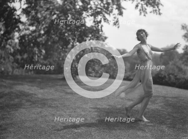 Elsie Dufour dancer, between 1918 and 1920. Creator: Arnold Genthe.