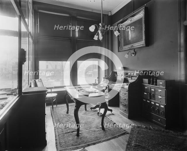 Offices of Mulford & Petry Co., Detroit, Mich., between 1900 and 1910. Creator: Unknown.