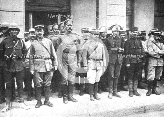 'Un mouvement national a Salonique; Les gendarmes de l'Entente', 1916. Creator: Unknown.