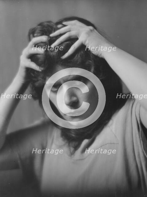 Bara, Theda, Miss, portrait photograph, 1916 Nov. 11. Creator: Arnold Genthe.