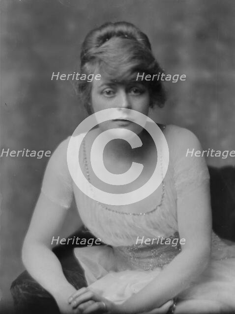 Boland, Mary, Miss, portrait photograph, 1914 June 5. Creator: Arnold Genthe.