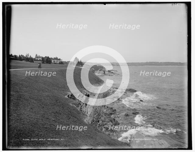 Cliff walk, Newport, R.I., between 1880 and 1899. Creator: Unknown.