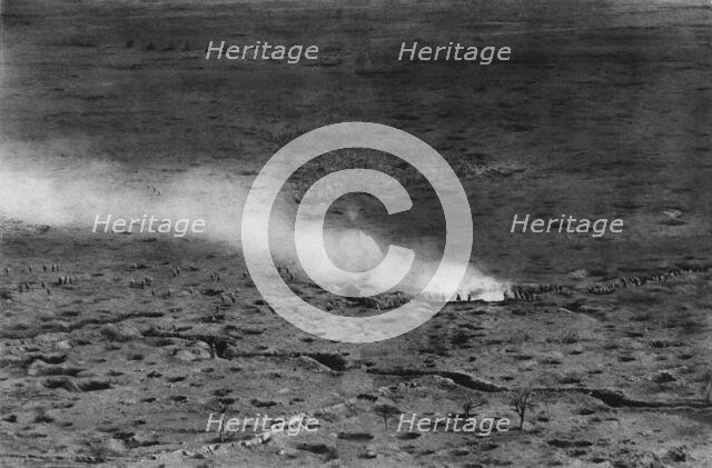 'A Cent Cinquante Metres au-dessus du Combat ; Notre vague d'assaut progresse ; au loin on voitfuir  Creator: Unknown.