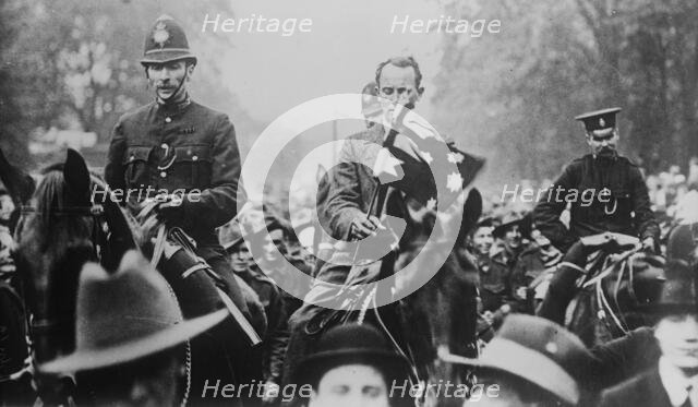 Hawker in London, between c1915 and c1920. Creator: Bain News Service.